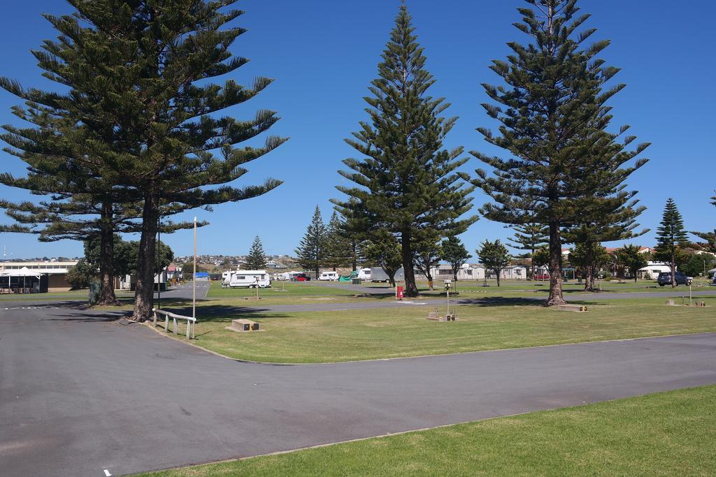 Moana Beach Tourist Park Eksteriør billede