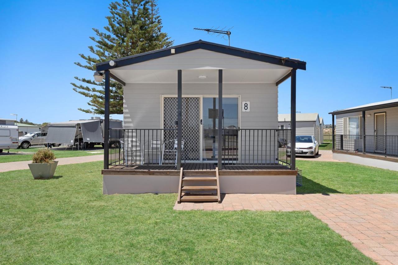 Moana Beach Tourist Park Eksteriør billede