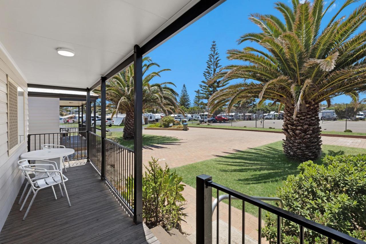 Moana Beach Tourist Park Eksteriør billede